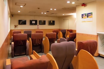 mens only capsule hotel asahi plaza shinsaibashi