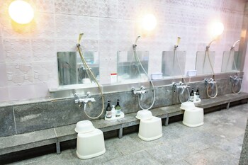 mens only capsule hotel asahi plaza shinsaibashi