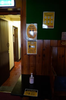 the fox and hounds hotel