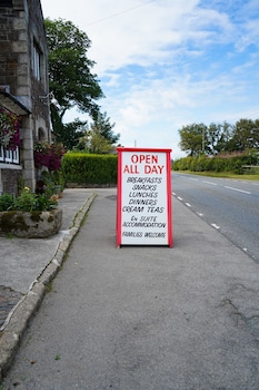 the fox and hounds hotel