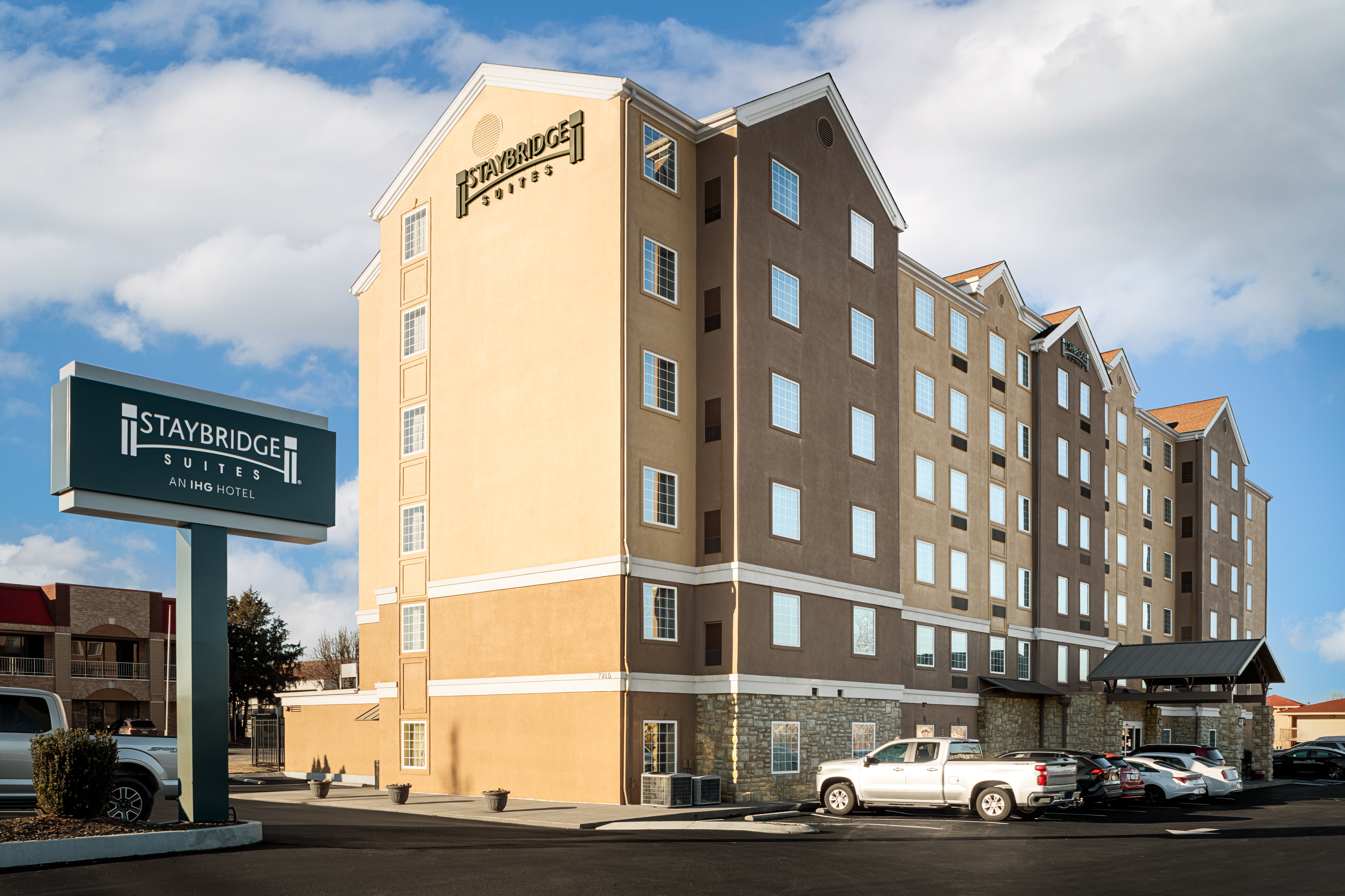 staybridge suites chattanooga at hamilton place by ihg