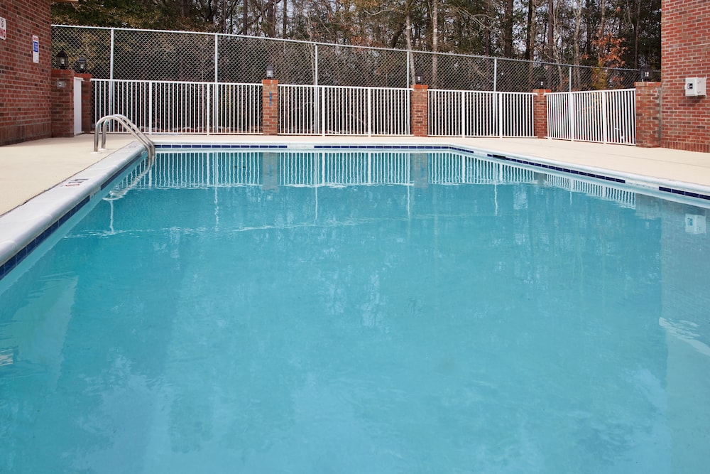 holiday inn express and suites hope mills fayetteville arpt by ihg