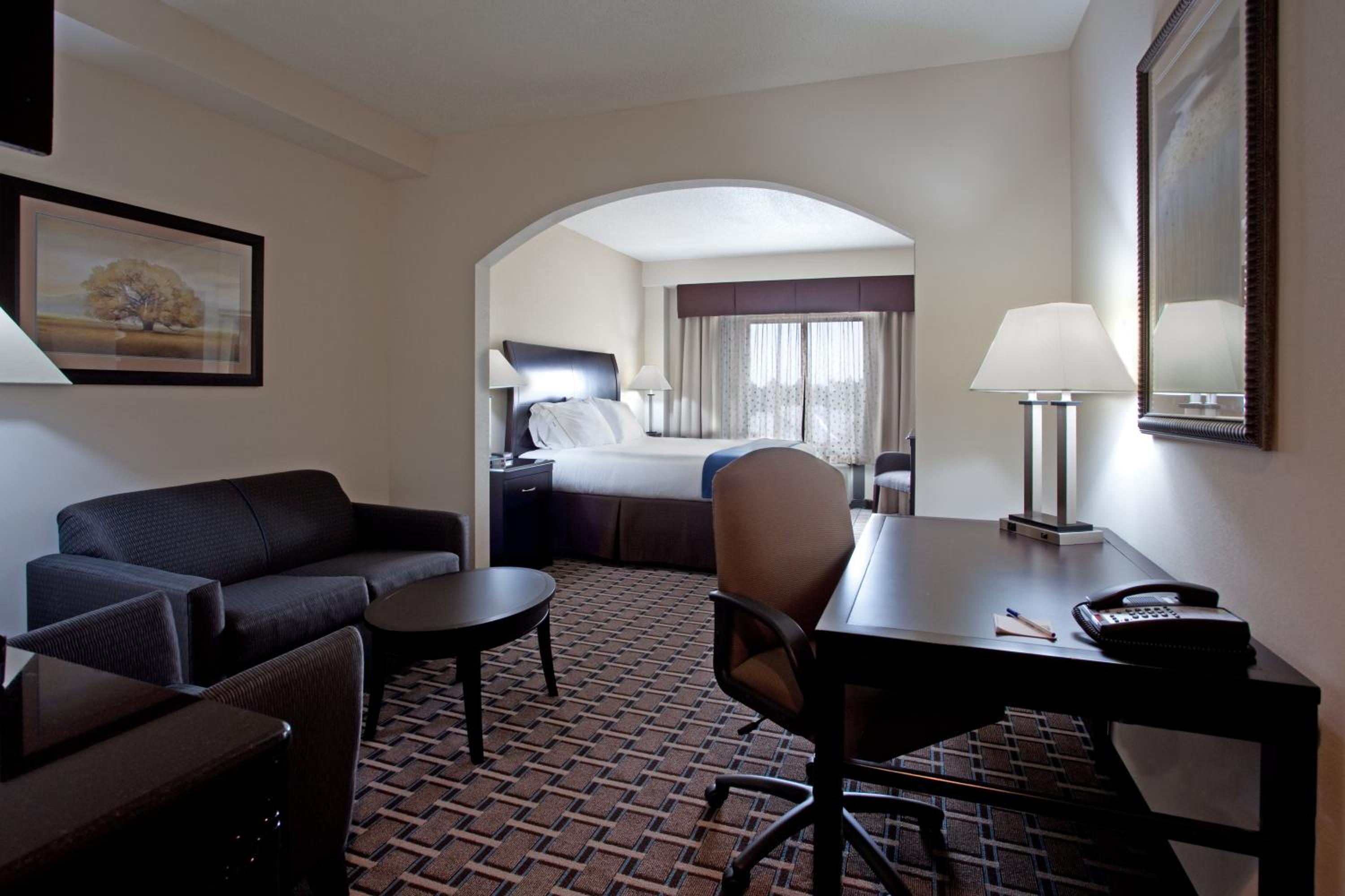 holiday inn express and suites hope mills fayetteville arpt by ihg
