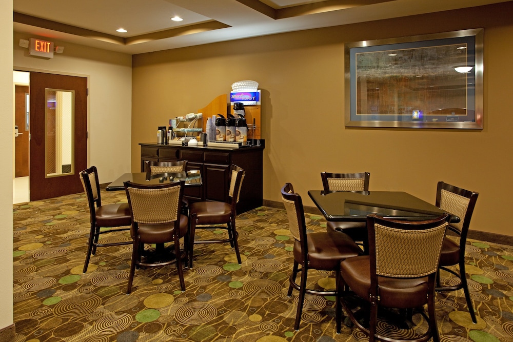 holiday inn express and suites hope mills fayetteville arpt by ihg