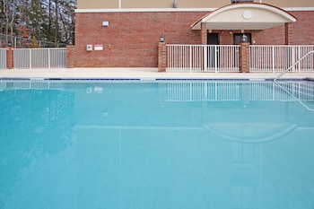 Holiday Inn Express & Suites Hope Mills-Fayetteville Arpt By Ihg,Hope Mills>>Fayetteville,3 star