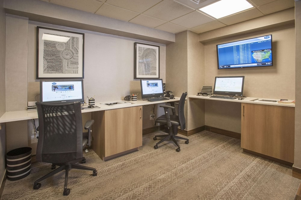 hampton inn and suites mobile providence park airport