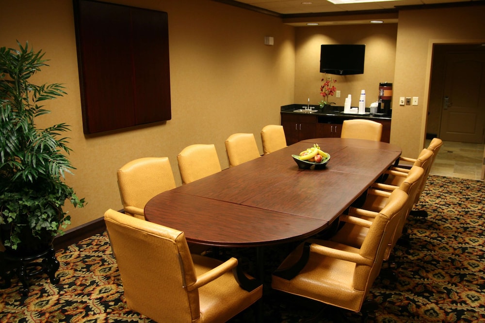 hampton inn and suites mobile providence park airport