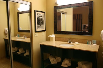 hampton inn and suites mobile providence park airport