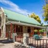 88 baron van reede guesthouse