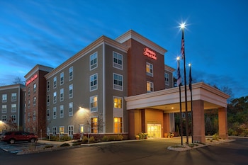 hampton inn and suites exeter