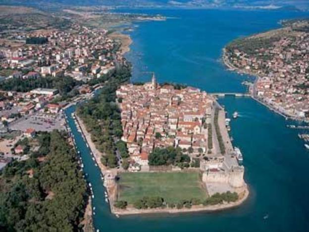 hotel trogirski dvori