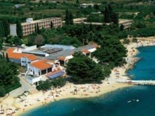 Hotel Trogirski Dvori,Mastrinka>>Hvar,3 star