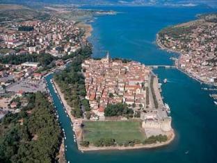 hotel trogirski dvori