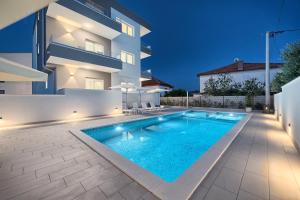 Hotel Trogirski Dvori,Mastrinka>>Hvar,3 star