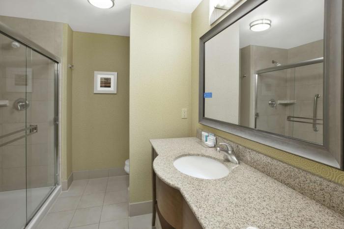 hampton inn and suites wichita northeast