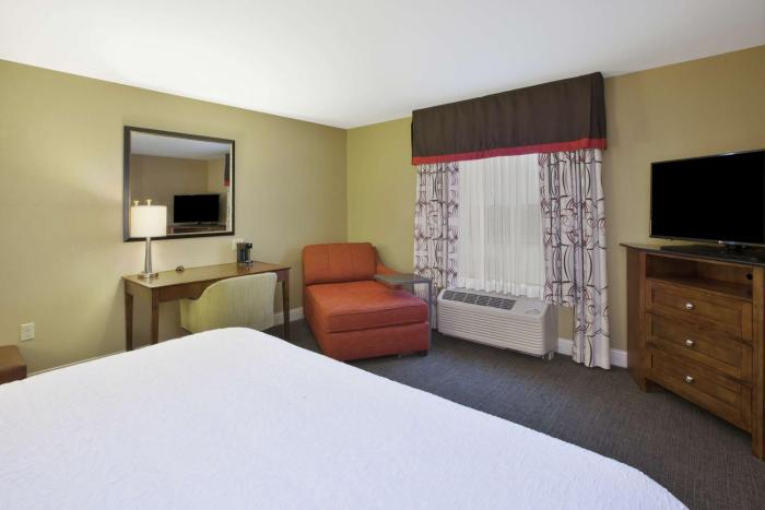 hampton inn and suites wichita northeast