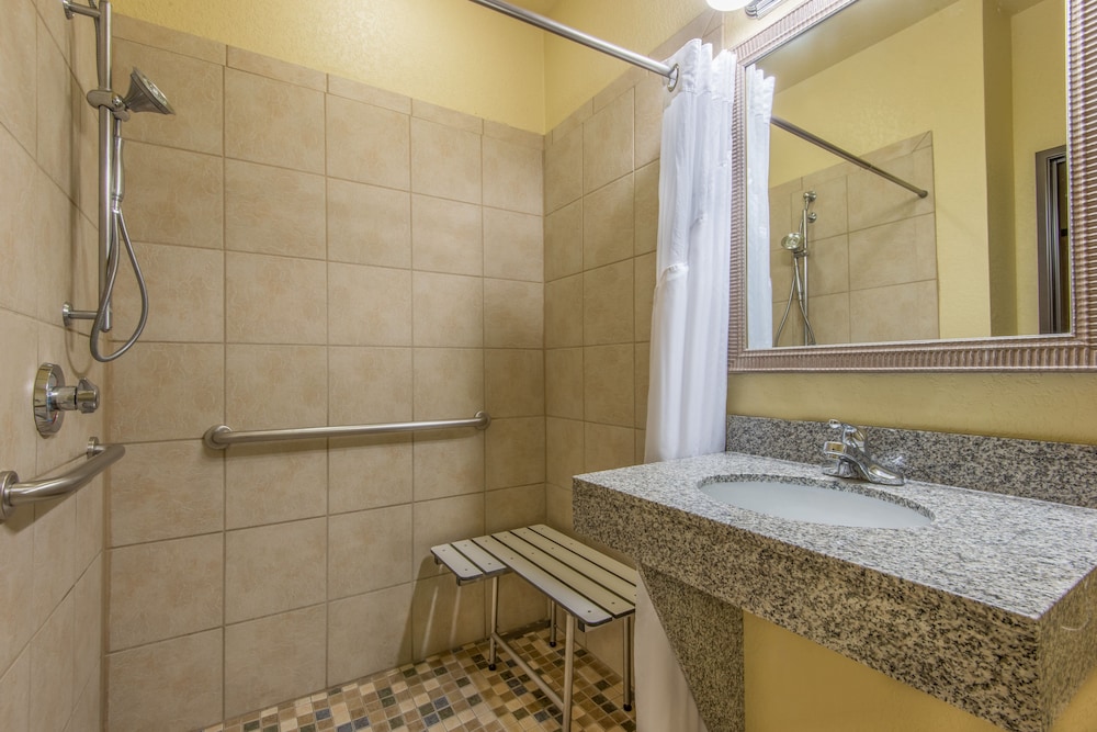 holiday inn express and suites el dorado kansas