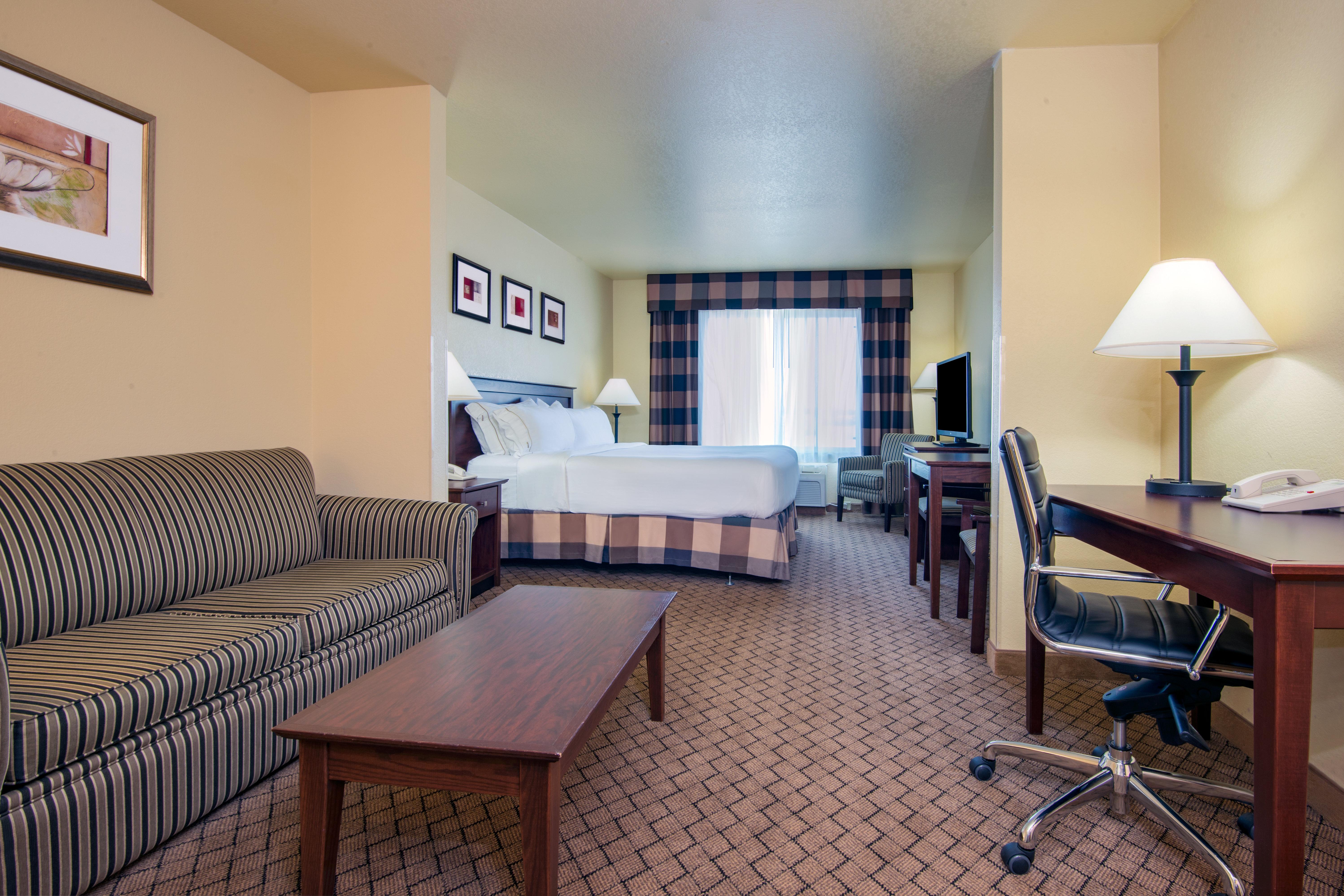holiday inn express and suites el dorado kansas