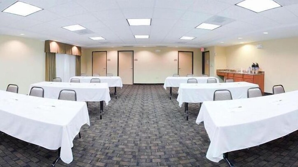 holiday inn express and suites el dorado kansas