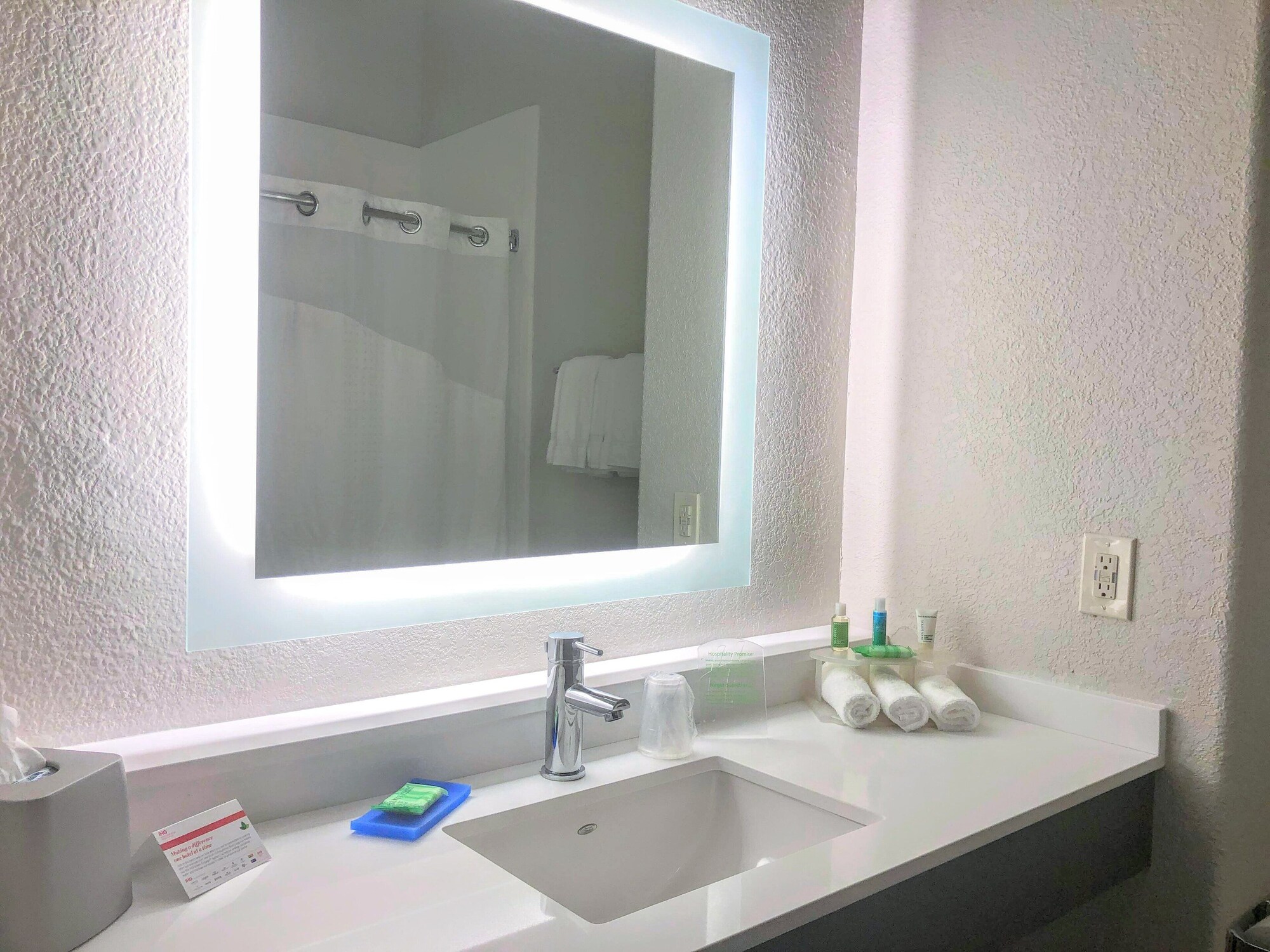 holiday inn express and suites hearne by ihg