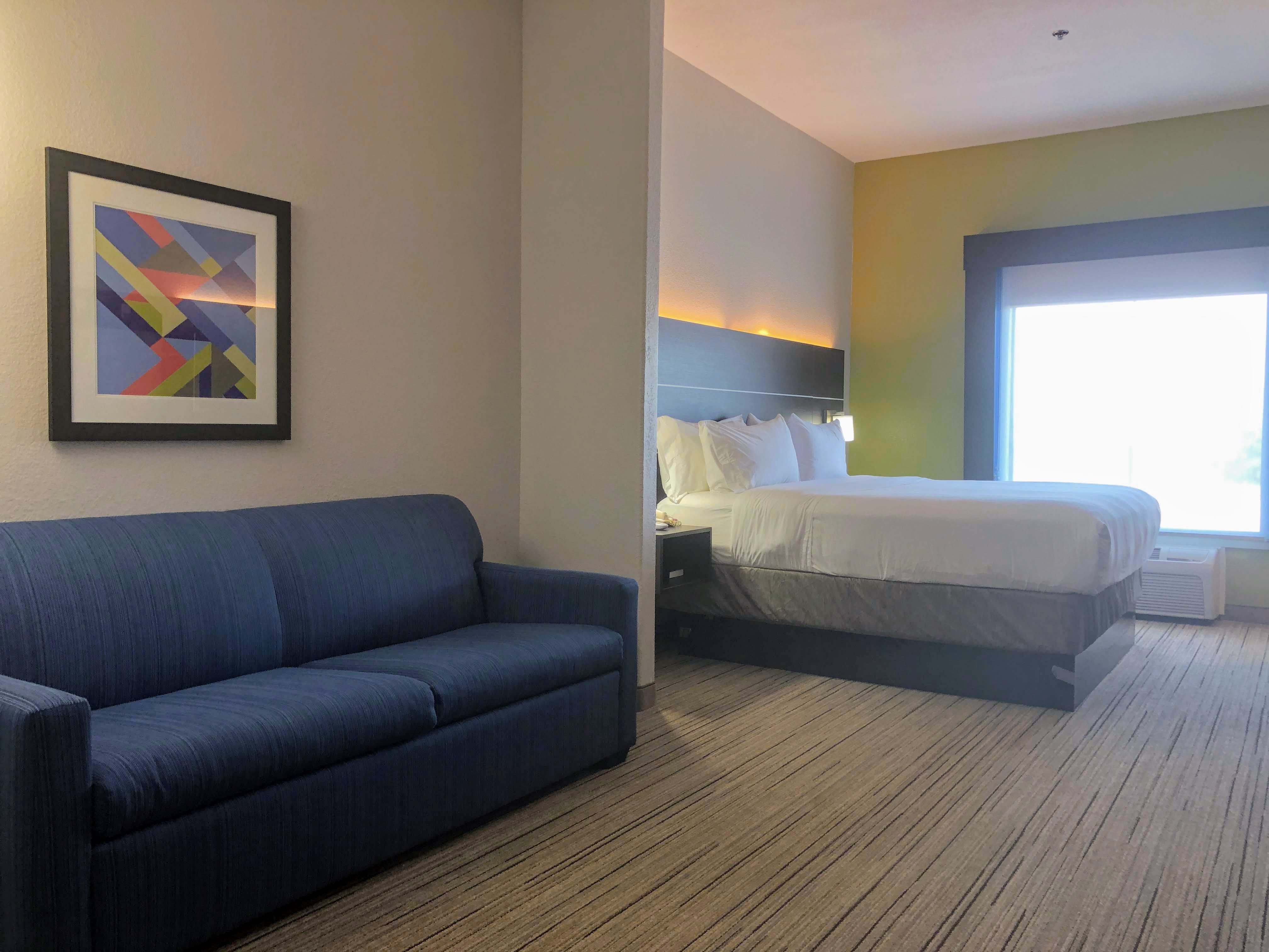 holiday inn express and suites hearne by ihg