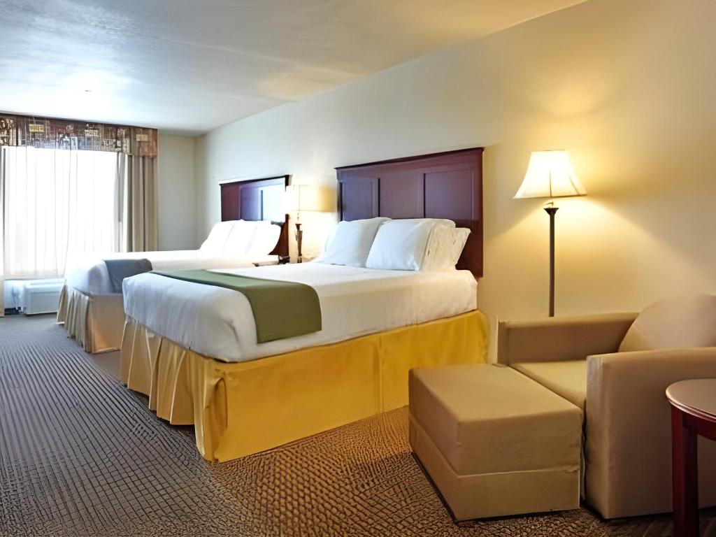 holiday inn express and suites hearne by ihg