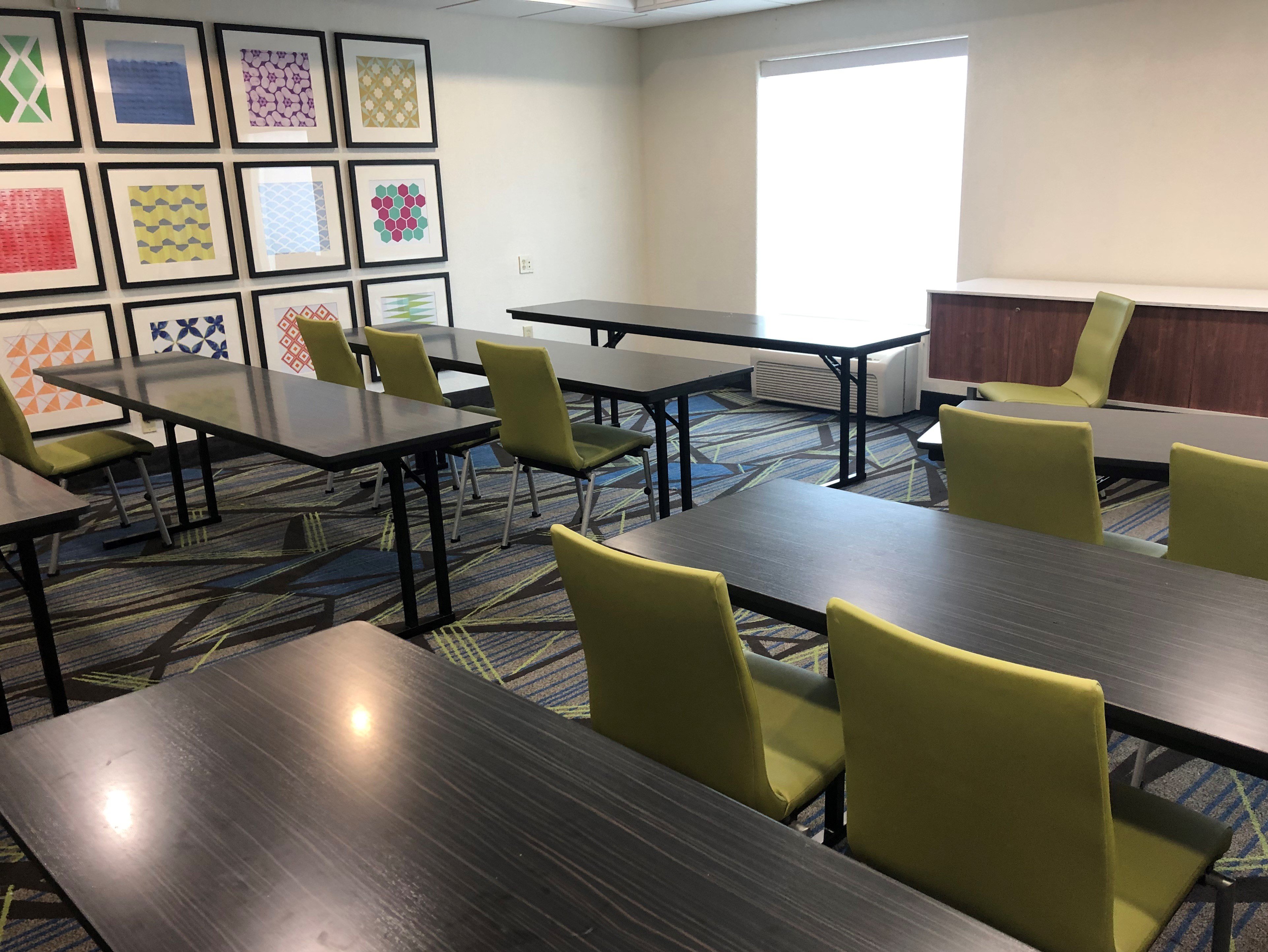 holiday inn express and suites hearne by ihg
