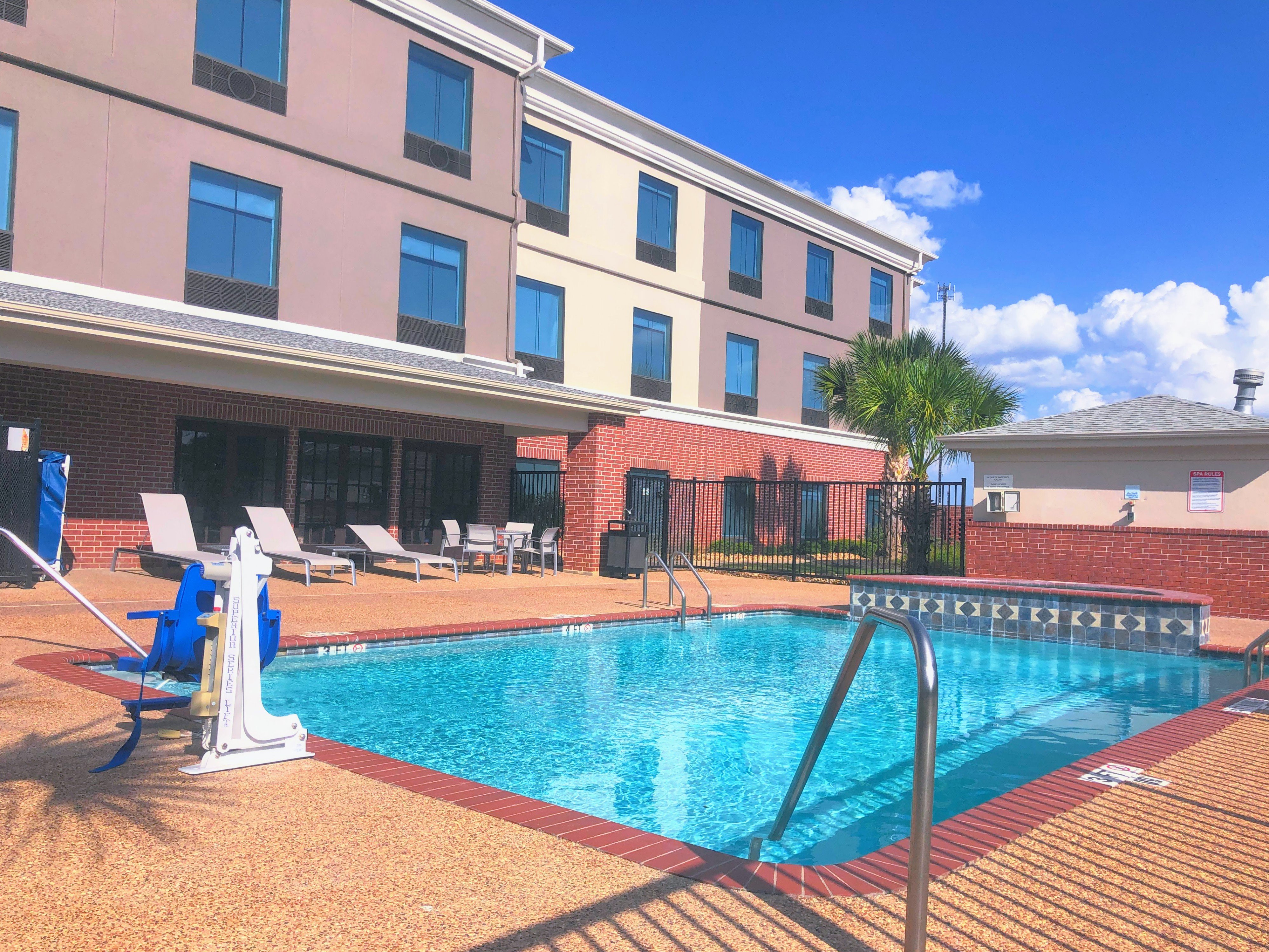 holiday inn express and suites hearne by ihg