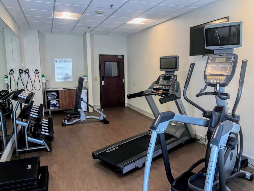 holiday inn express and suites hearne by ihg
