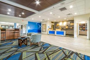 holiday inn express and suites hearne by ihg