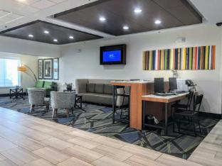 holiday inn express and suites hearne by ihg