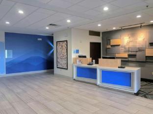 holiday inn express and suites hearne by ihg