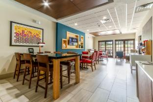 holiday inn express and suites hearne by ihg