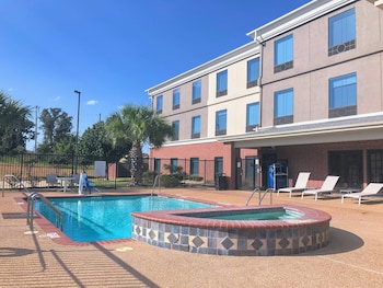 Holiday Inn Express & Suites Hearne By Ihg,College Station>>Bryan,3 star