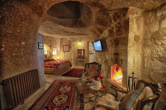 travellers cave hotel