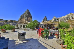 travellers cave hotel