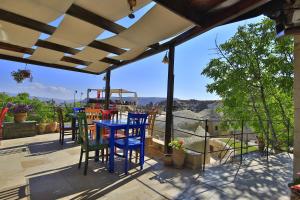 travellers cave hotel