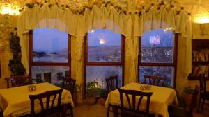 travellers cave hotel