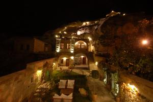 travellers cave hotel