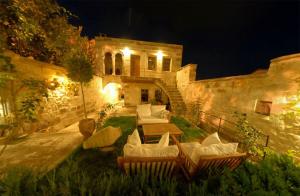 travellers cave hotel