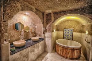 travellers cave hotel