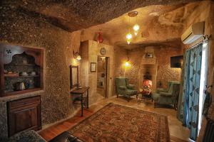 travellers cave hotel