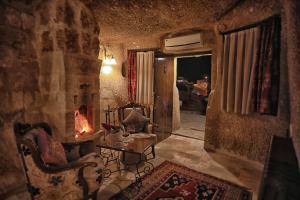 travellers cave hotel