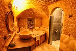 travellers cave hotel