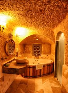 travellers cave hotel