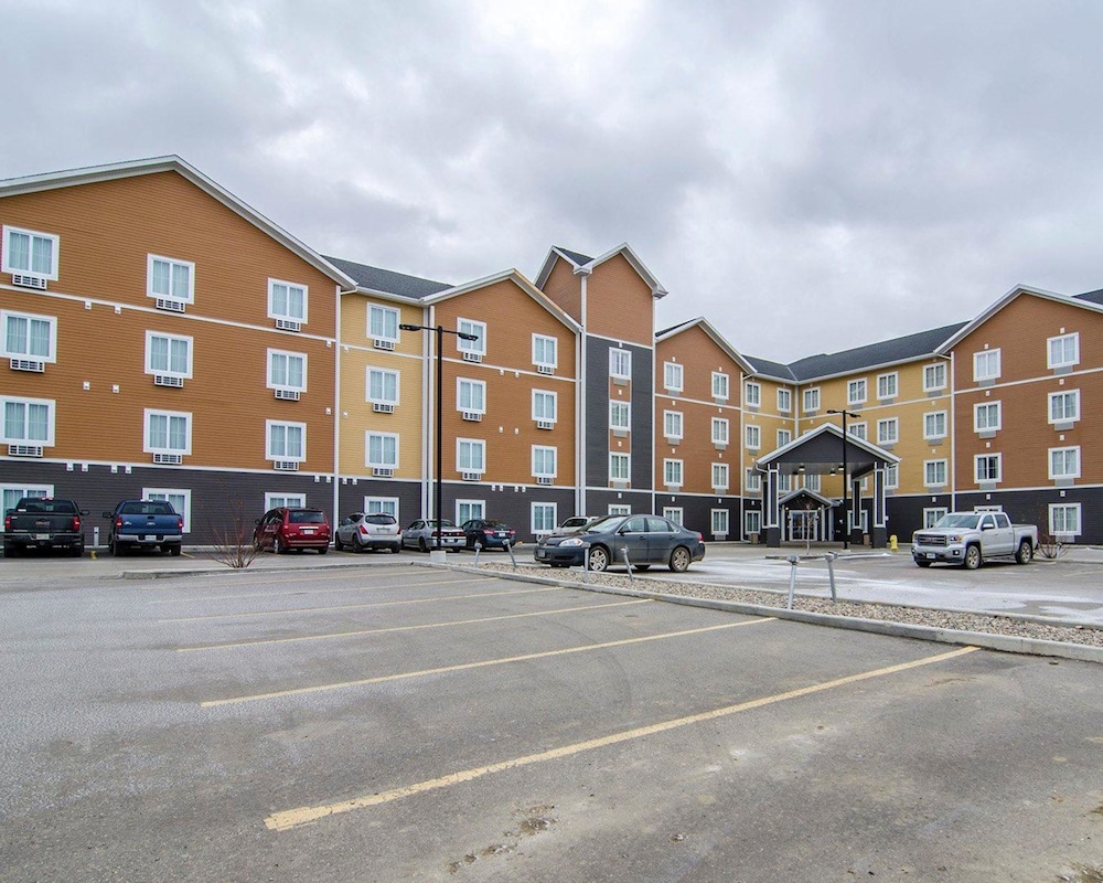 quality inn and suites estevan area