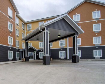 quality inn and suites estevan area