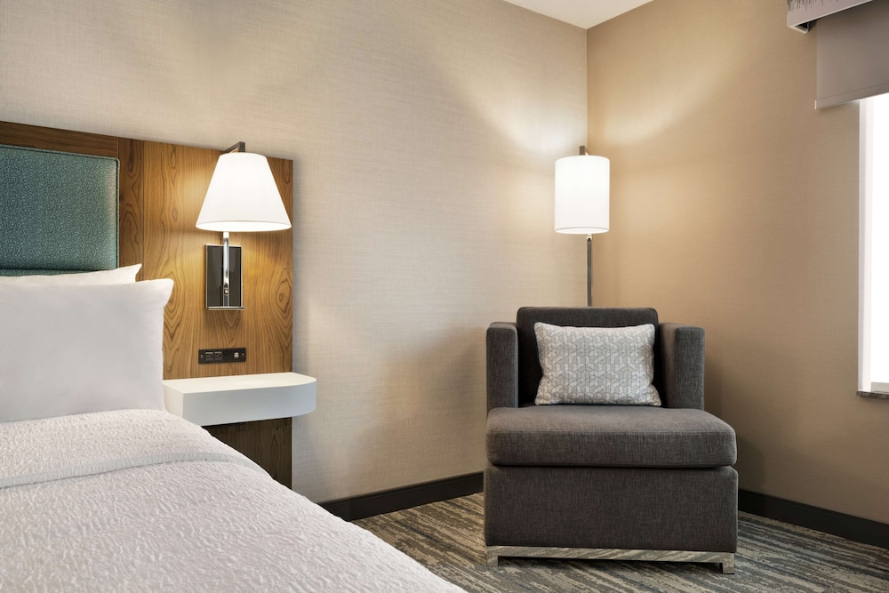 hampton inn and suites tacoma puyallup