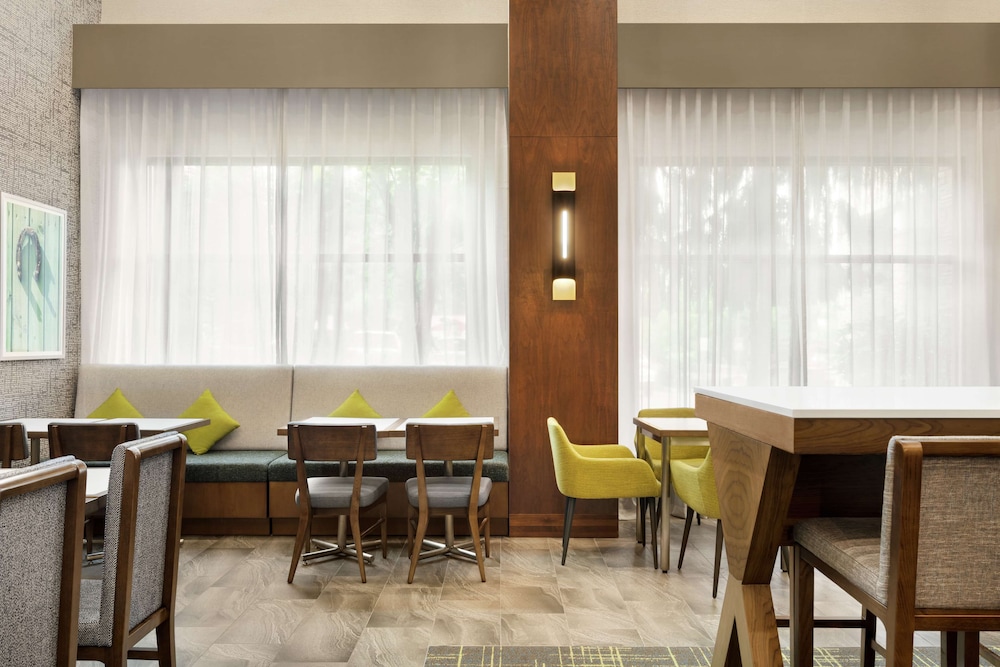 hampton inn and suites tacoma puyallup