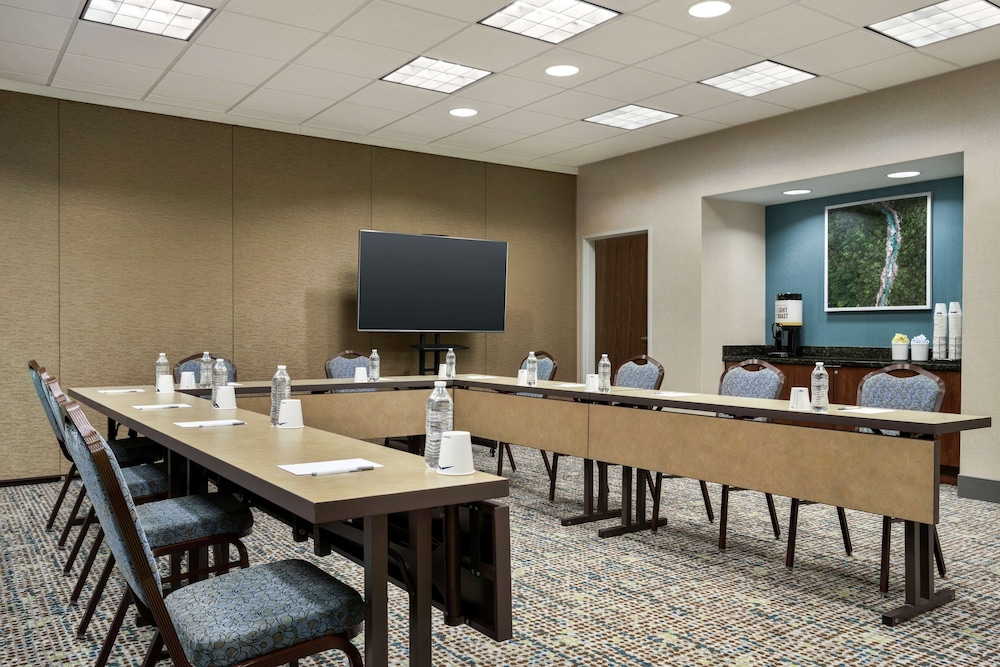 hampton inn and suites tacoma puyallup